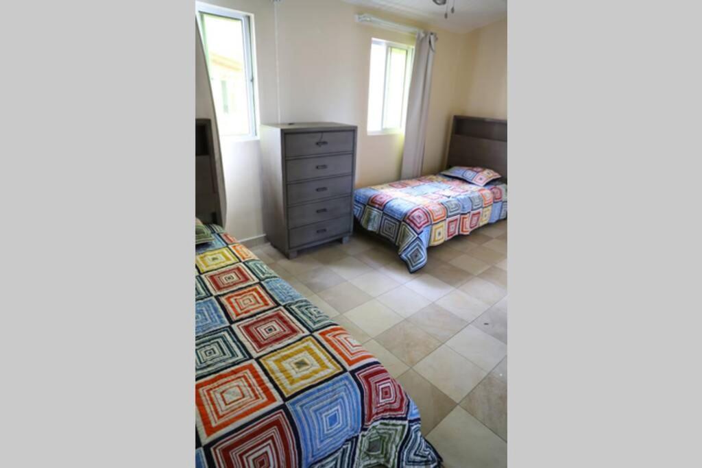 A Beautiful Villa In A Prime Location Of Jolly Jolly Harbour Екстериор снимка