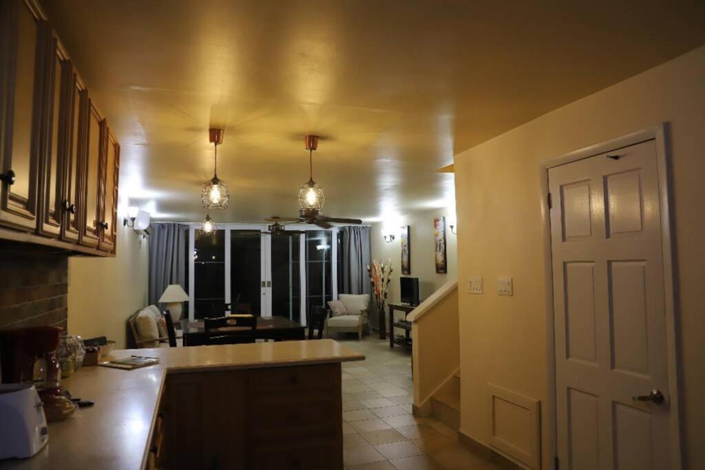 A Beautiful Villa In A Prime Location Of Jolly Jolly Harbour Екстериор снимка
